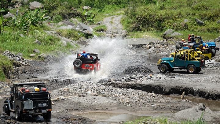 merapi jeep